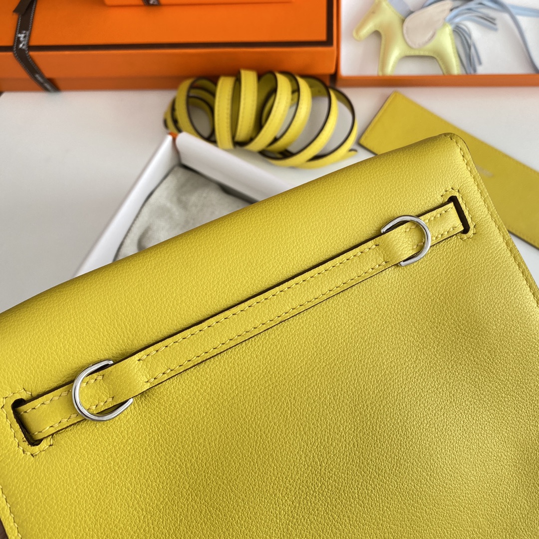 Hermes Kelly Danse Evercolor Bag In Yellow Color